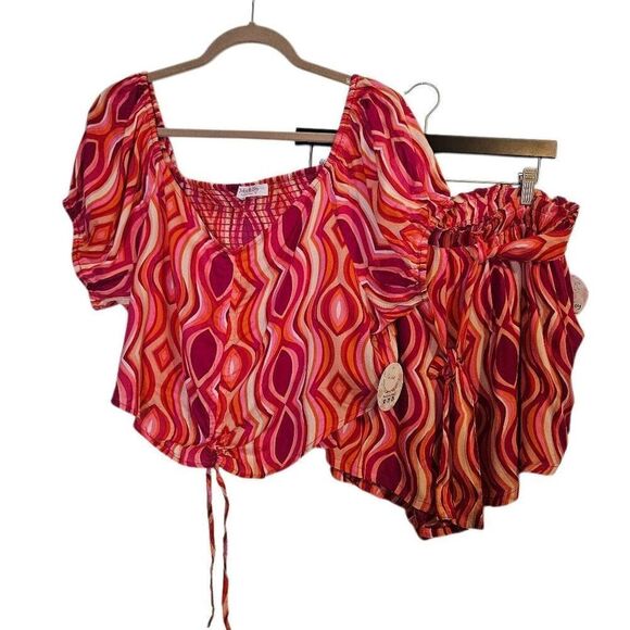 Jolie & Joy 2 piece outfit, top/shorts. Size 1X  #869 - Picture 1 of 11